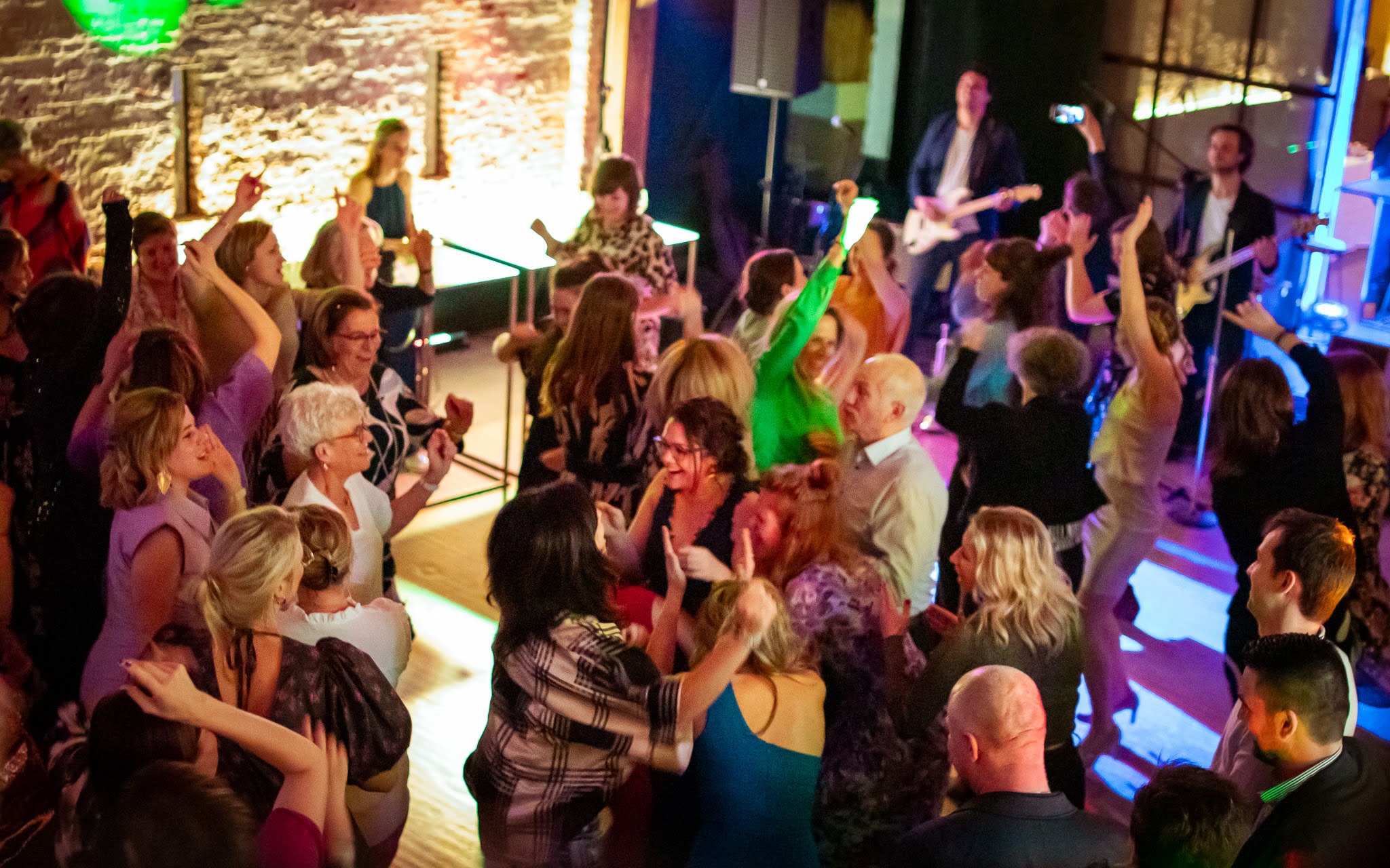 IMG_0627 Dansfeest met live band, dubbelfeest 40 en 70 jaar — VeVents